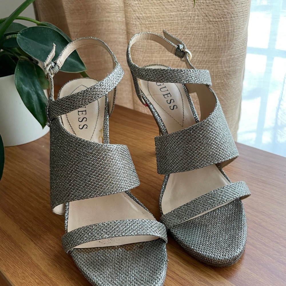GUESS Size 6.5 Glam 4” Heel